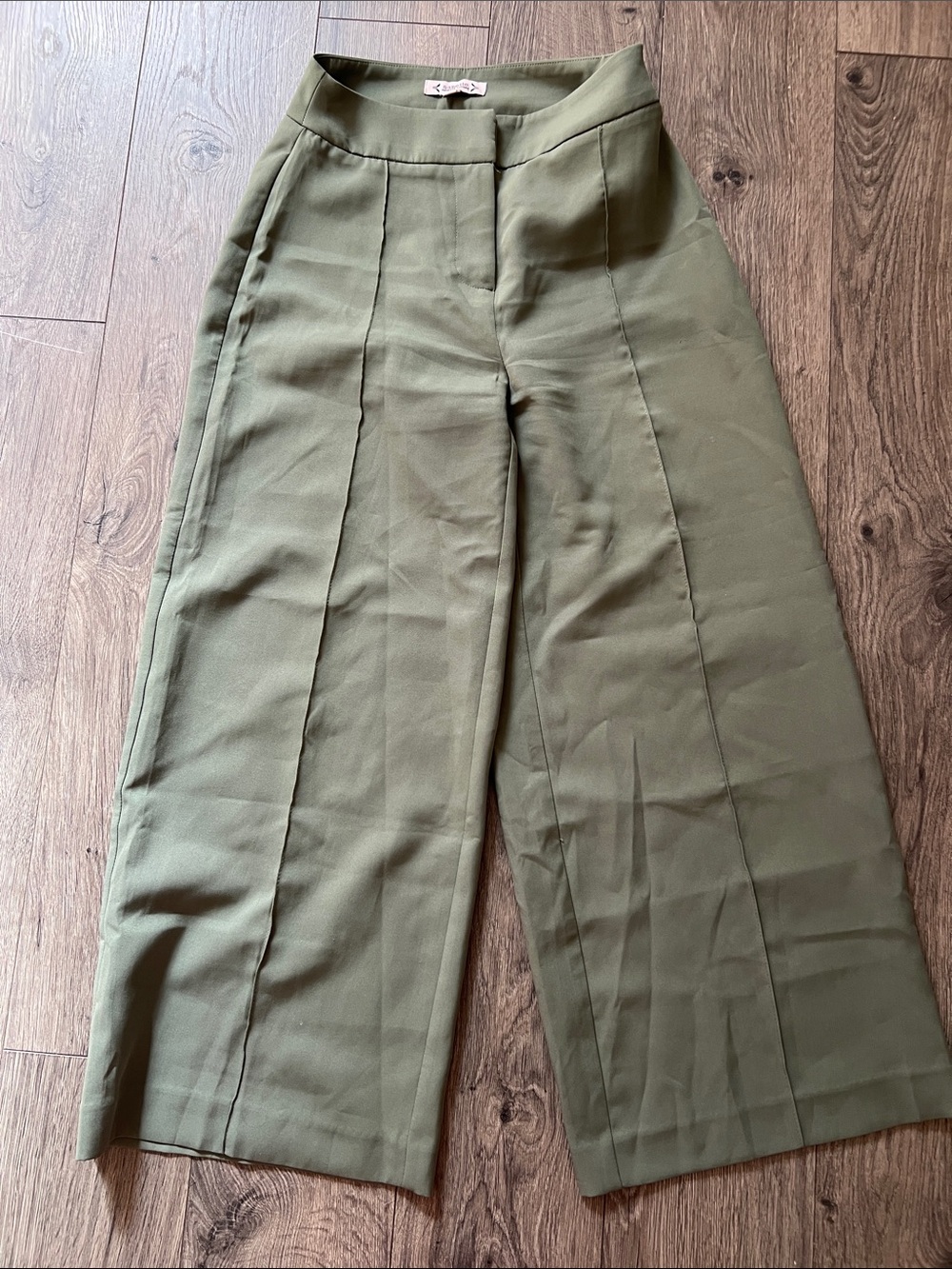 Wide-Leg Olive Green trousers